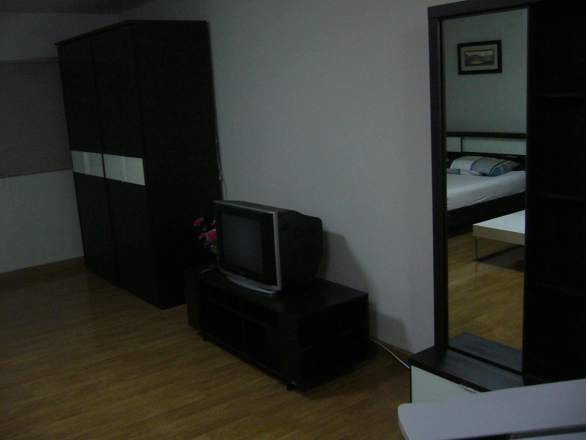 Impact Muang Thong Thani Service Condominium Bangkok Eksteriør billede