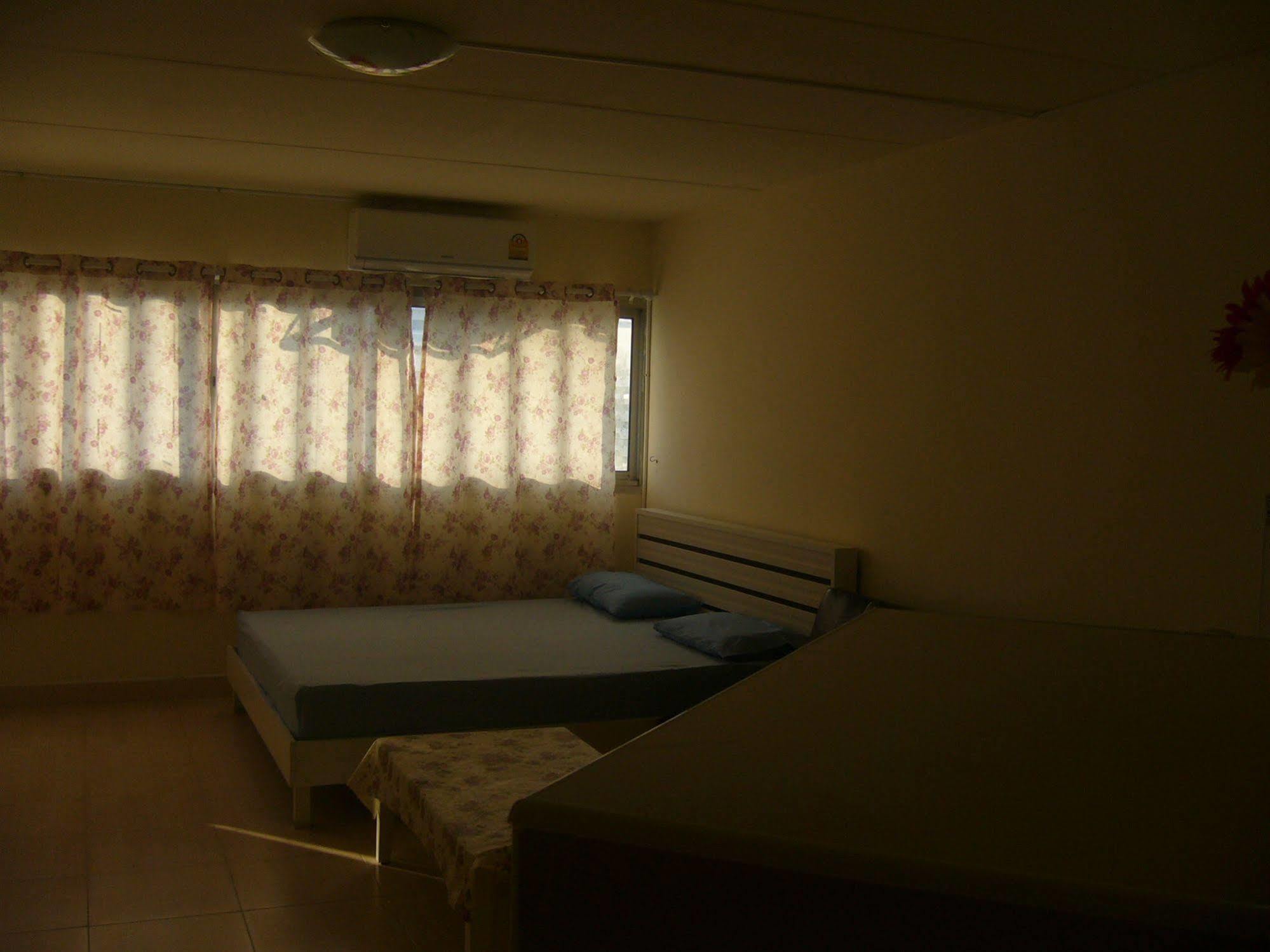 Impact Muang Thong Thani Service Condominium Bangkok Eksteriør billede